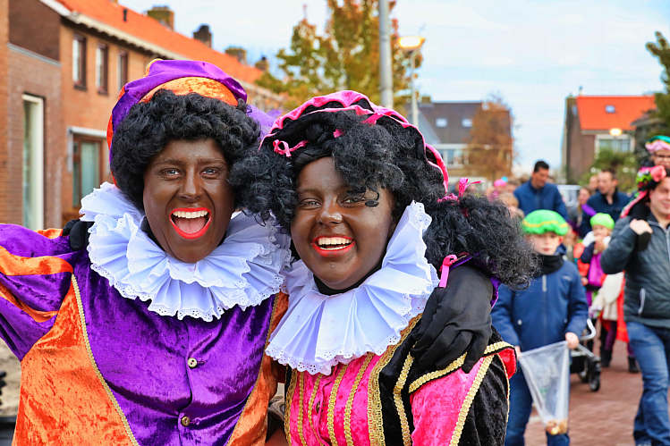 Aankomst van de Sint en zijn Zwarte Pieten in Waarder_046